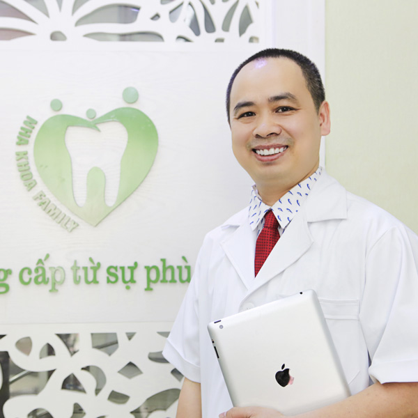 Bác sĩ Nguyễn Việt Tuyến – Chuyên gia Răng – Hàm – Mặt (Thanh viên nhiều Hiệp hội nha khoa, 15 năm kinh nghiệm trong lĩnh vực nha khoa).