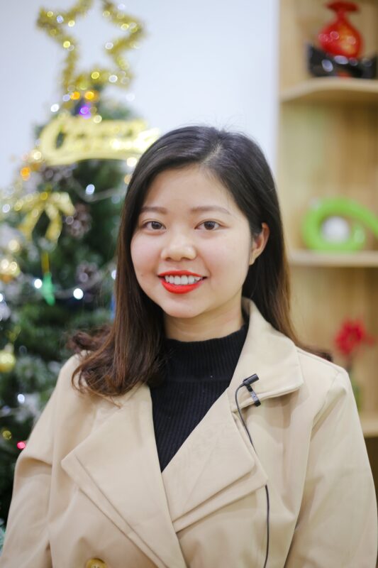 Nụ cười rạng ngời của Phương Linh