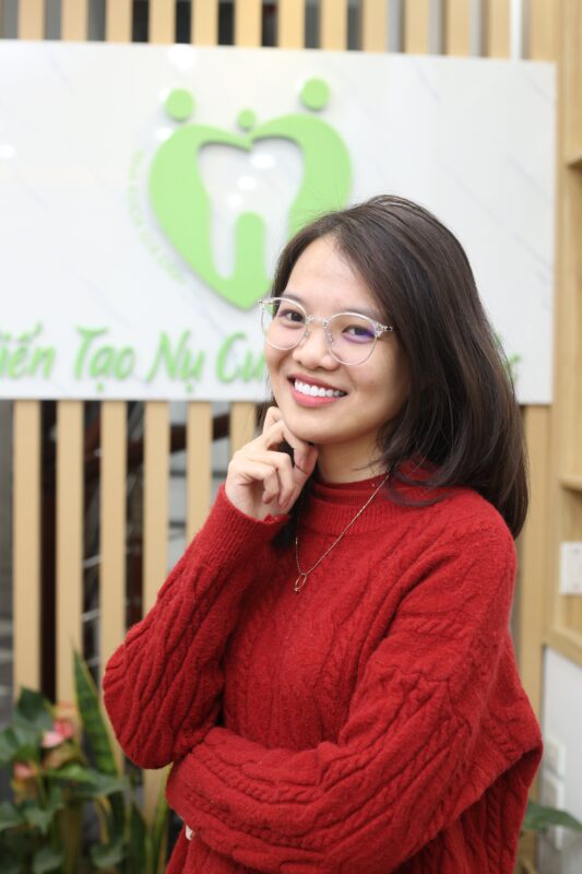 Nụ cười tự tin sau khi dán sứ